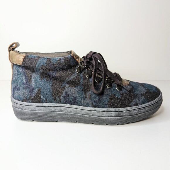 OTBT women's Green Lake Leather and fabric sneaker dark bronze size 8 - Picture 1 of 8